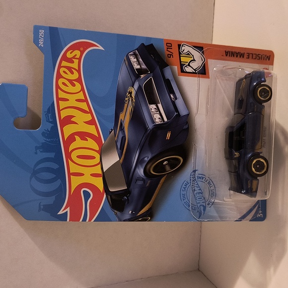 D2 Hot Wheels Hot Bird with shipping protector - Picture 1 of 3
